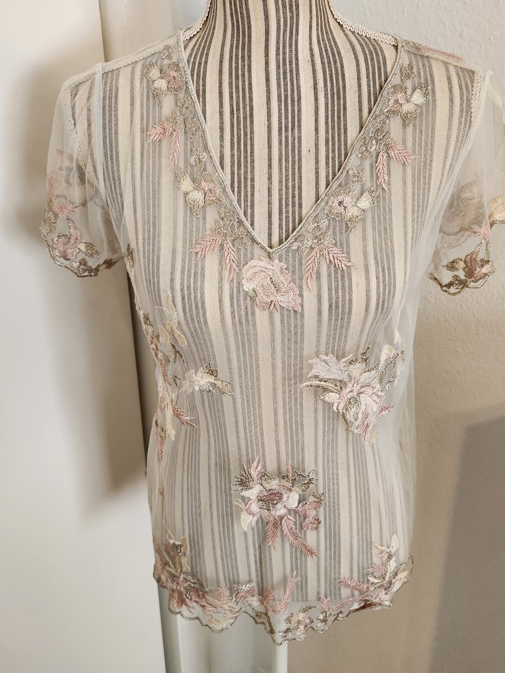 White House Black Market Embroidered Mesh Floral Shell Blouse – Size S